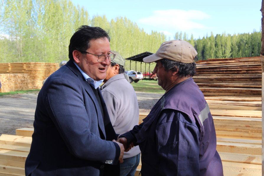 Alcance laboral, productivo y ambiental destaca en Programa de Fomento al Empleo en Cochrane