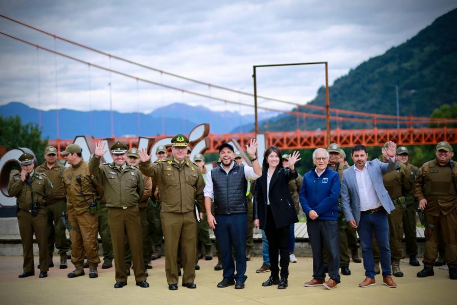 En su visita a Aysén: subsecretario Vergara dio el inicio a la Ronda Nacional Preventiva de Carabineros e inauguró nuevo vehículo de patrullaje para el municipio de Laguna Verde