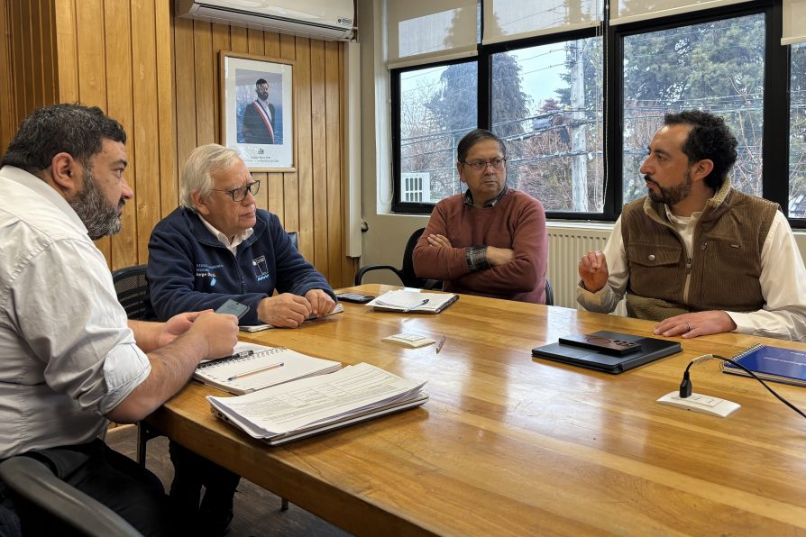 Edelaysen expuso en la Delegación Presidencial su plan de inversiones 2025-2030