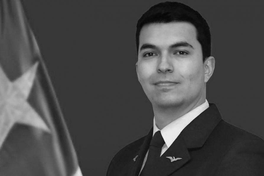 Presidente Gabriel Boric decreta Duelo Oficial ante fallecimiento de Capitán Sergio Hidalgo Leiva