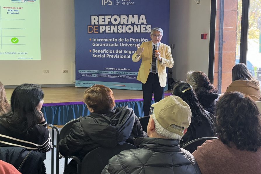 Gobierno difunde la Reforma de Pensiones en Terreno