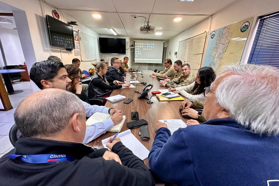 Organismos técnicos del Estado expusieron situación del glaciar Exploradores en Mesa Técnica de Montaña convocada por el Gobierno