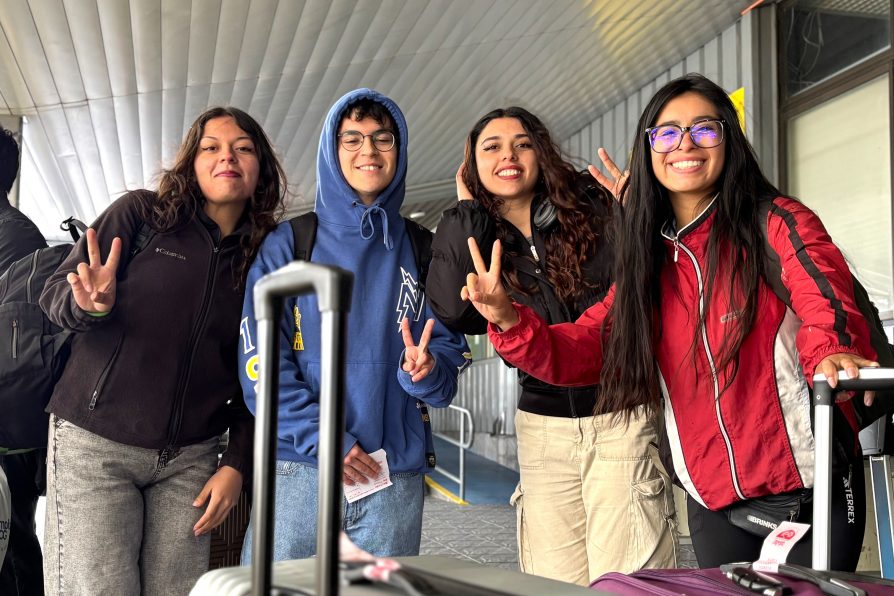 Cerca de cien estudiantes retornaron a Aysén en vuelo FACh